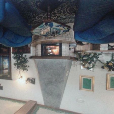 Hotel Cristallo Cerreto Laghi Exteriör bild