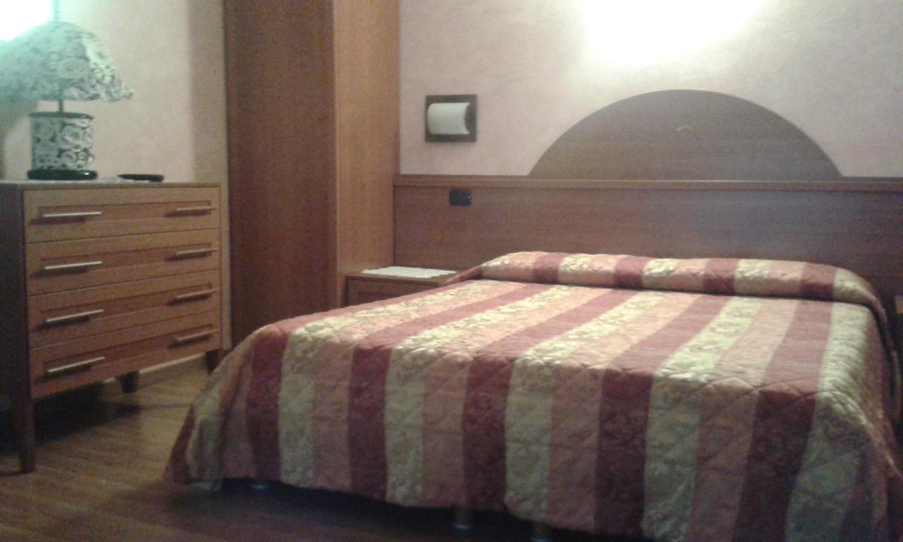 Hotel Cristallo Cerreto Laghi Rum bild